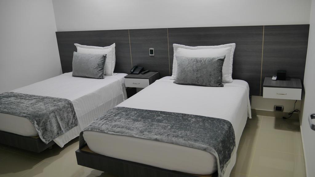 Calle 10 Express Hotel Medellin Exterior photo
