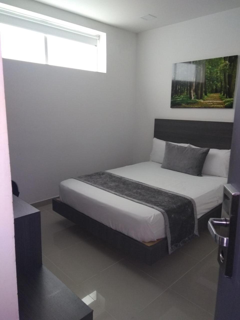 Calle 10 Express Hotel Medellin Exterior photo
