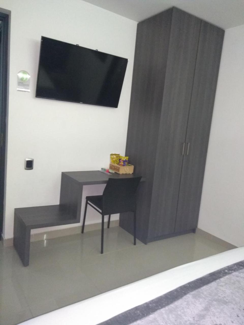 Calle 10 Express Hotel Medellin Exterior photo