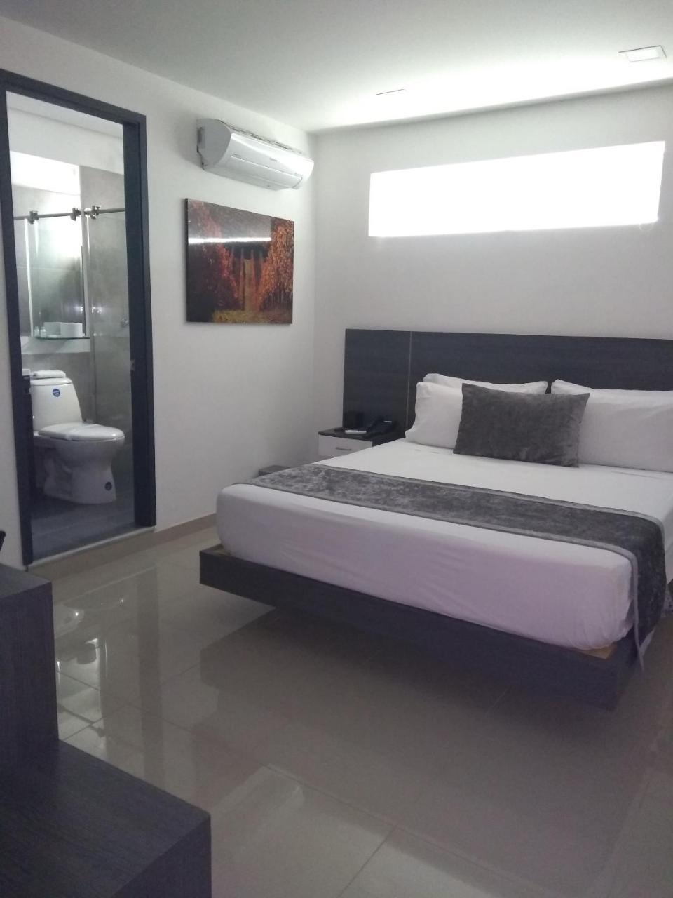 Calle 10 Express Hotel Medellin Exterior photo