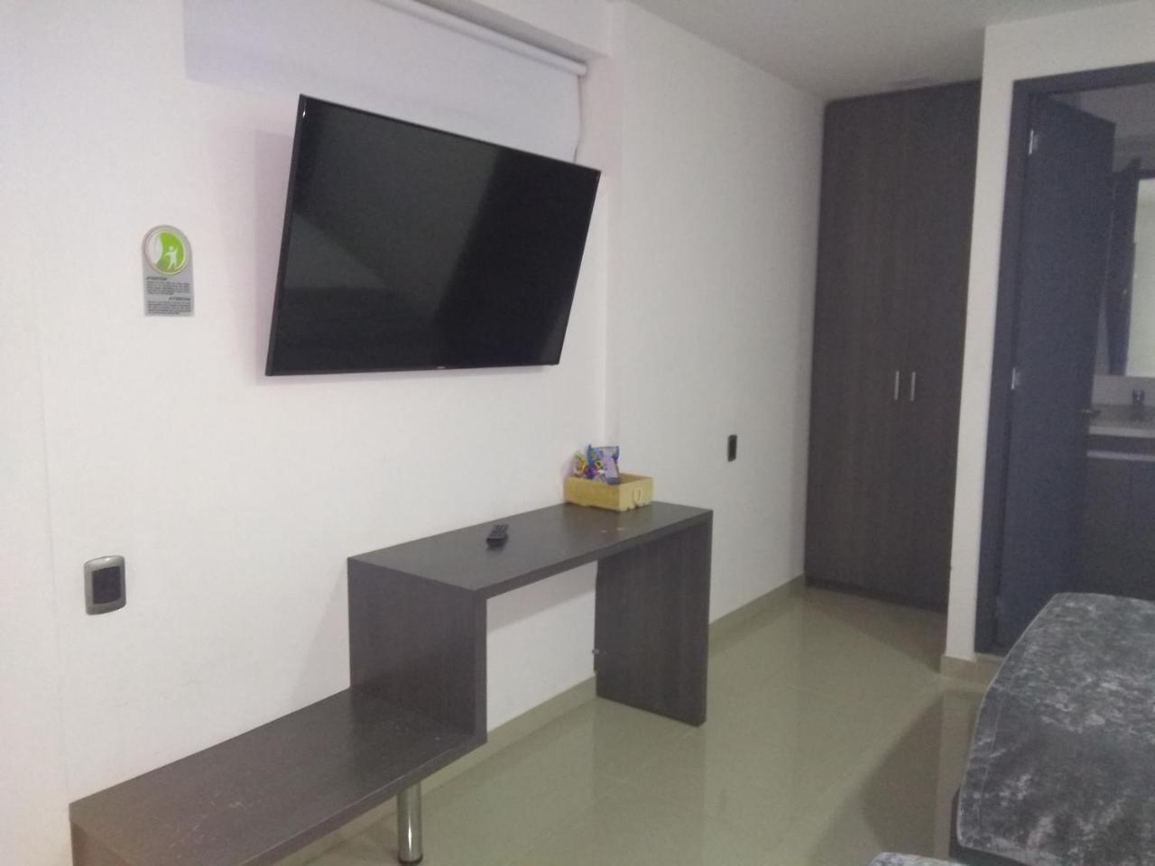 Calle 10 Express Hotel Medellin Exterior photo